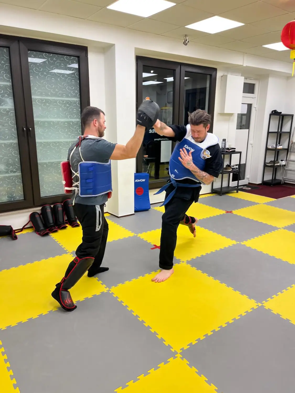 Kickboxtraining/Pratzentraining von Defense Zone