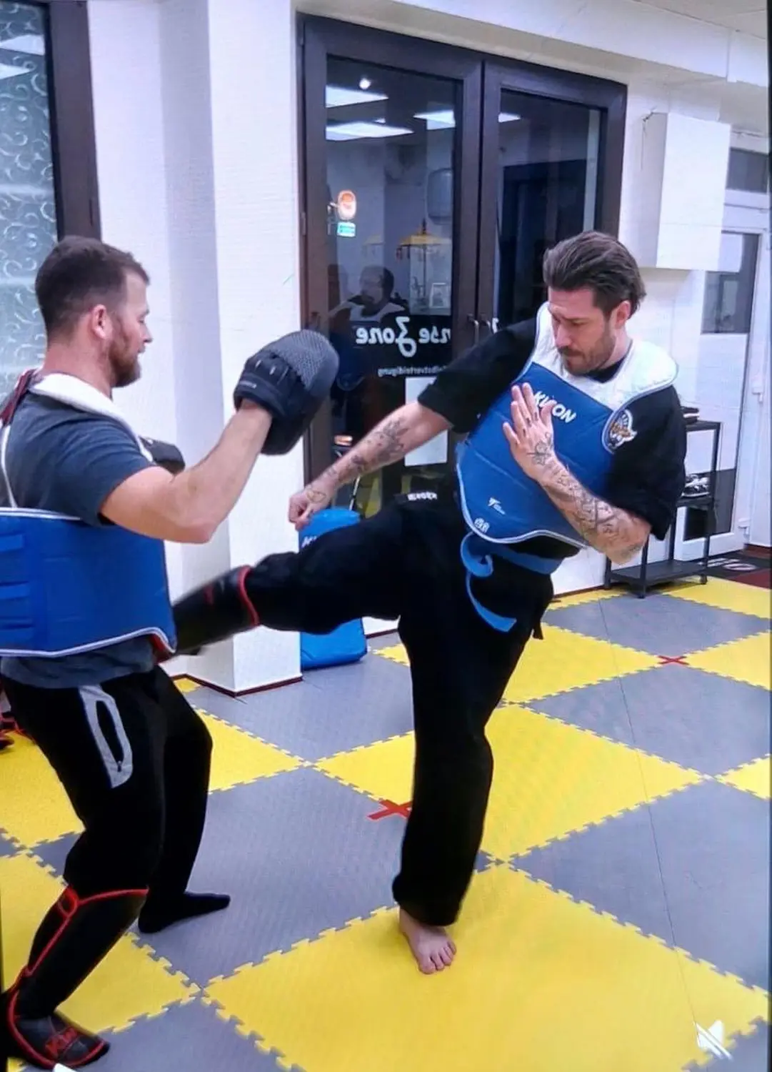 Kickboxtraining/Pratzentraining von Defense Zone